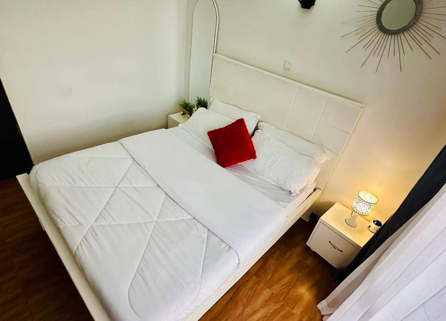 Rilstay Najjera At Riverside Suites Buwate 坎帕拉 公寓